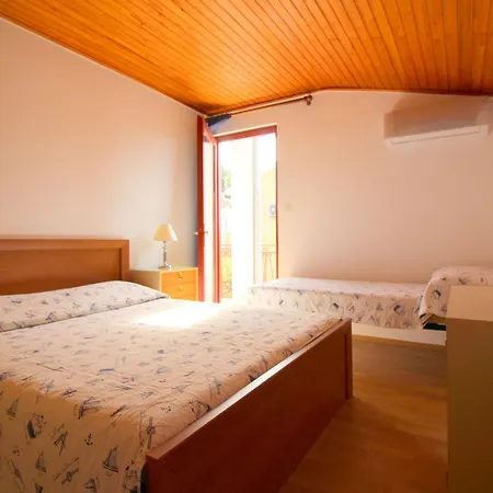Franjo In Altstadtnaehe Mit Parkplatz * Porec